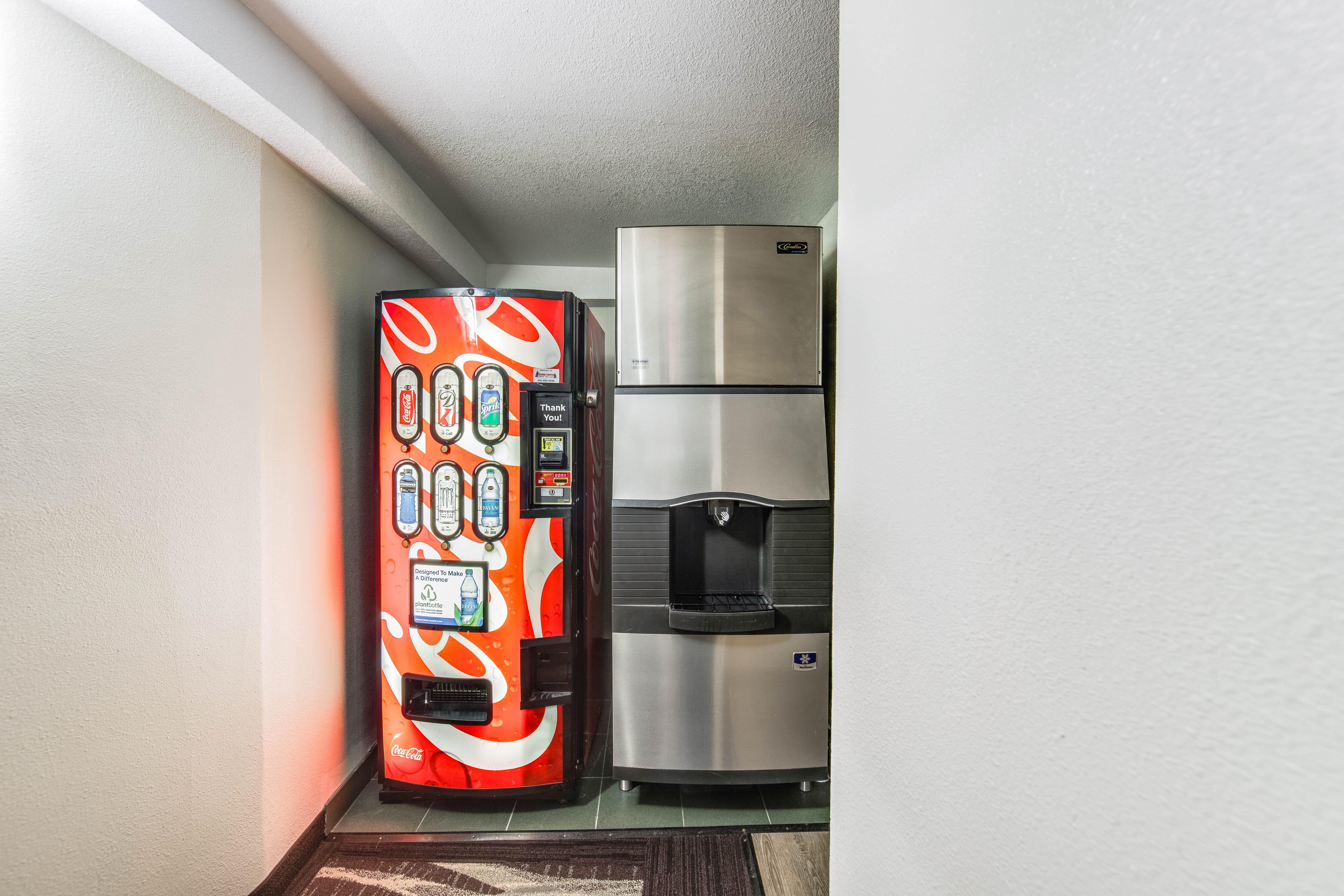 Мотель Ramada By Wyndham Medford Airport North Экстерьер фото