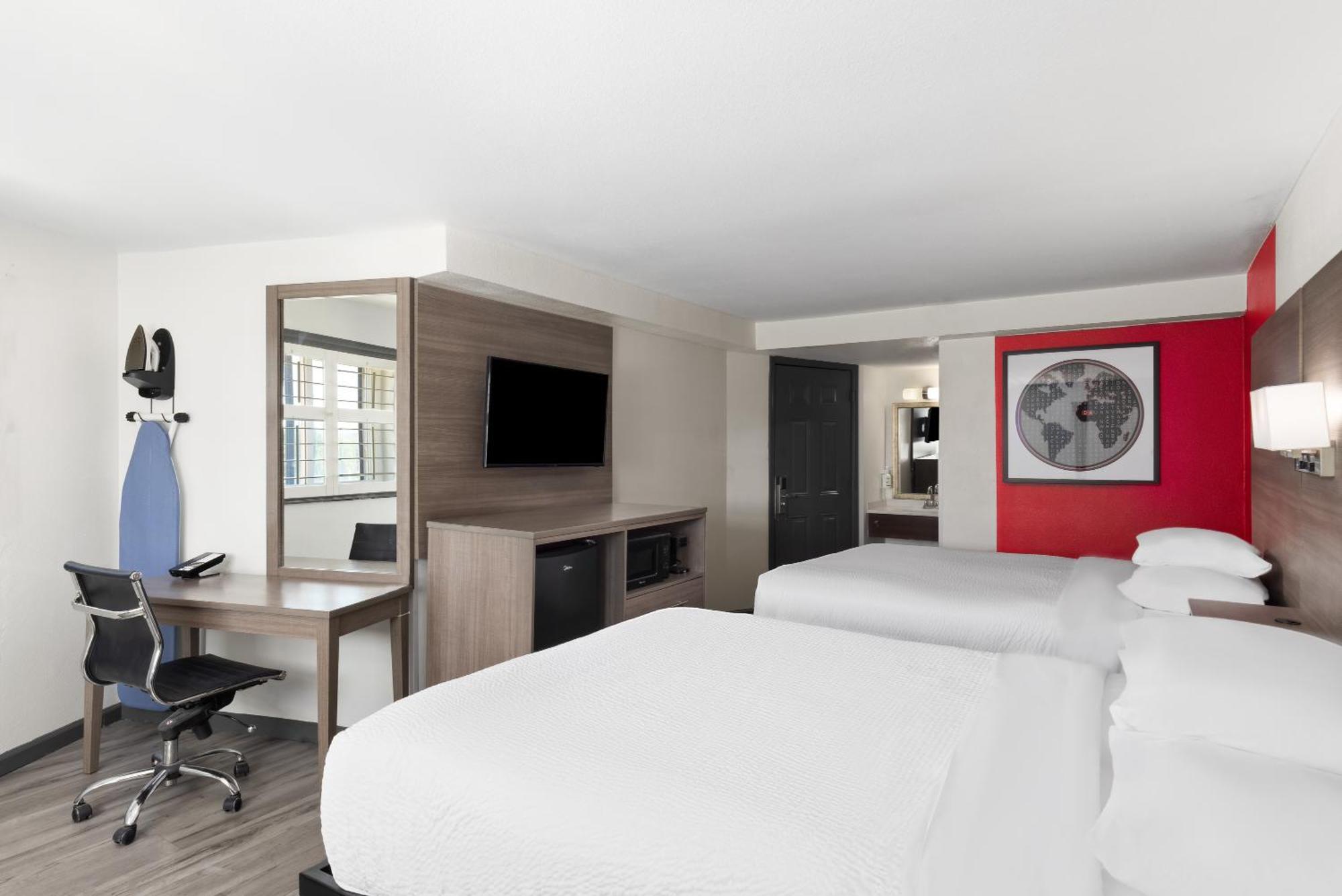 Мотель Ramada By Wyndham Medford Airport North Экстерьер фото
