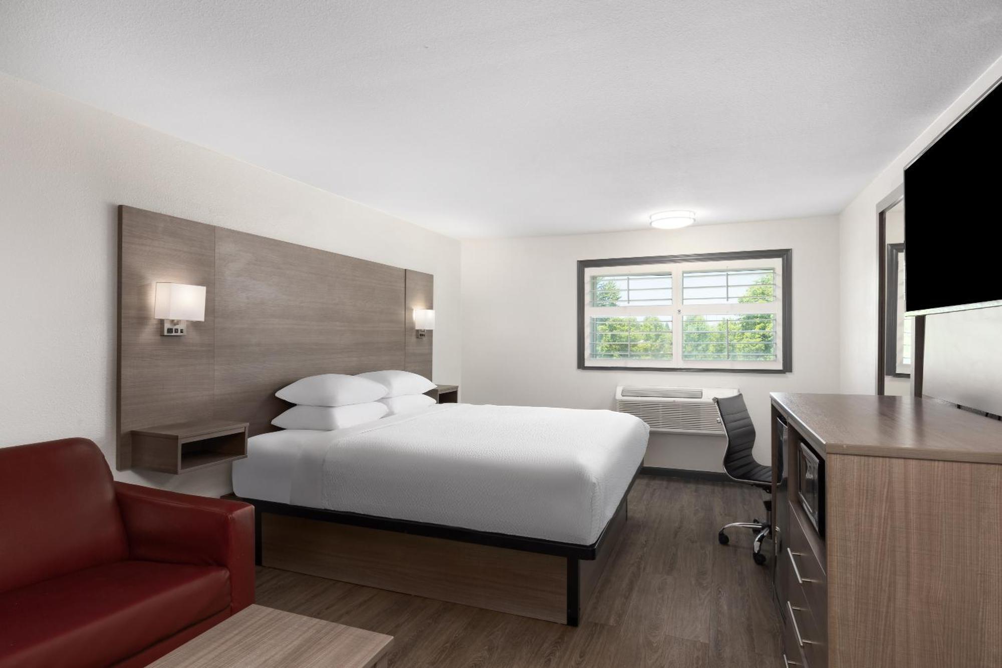 Мотель Ramada By Wyndham Medford Airport North Экстерьер фото