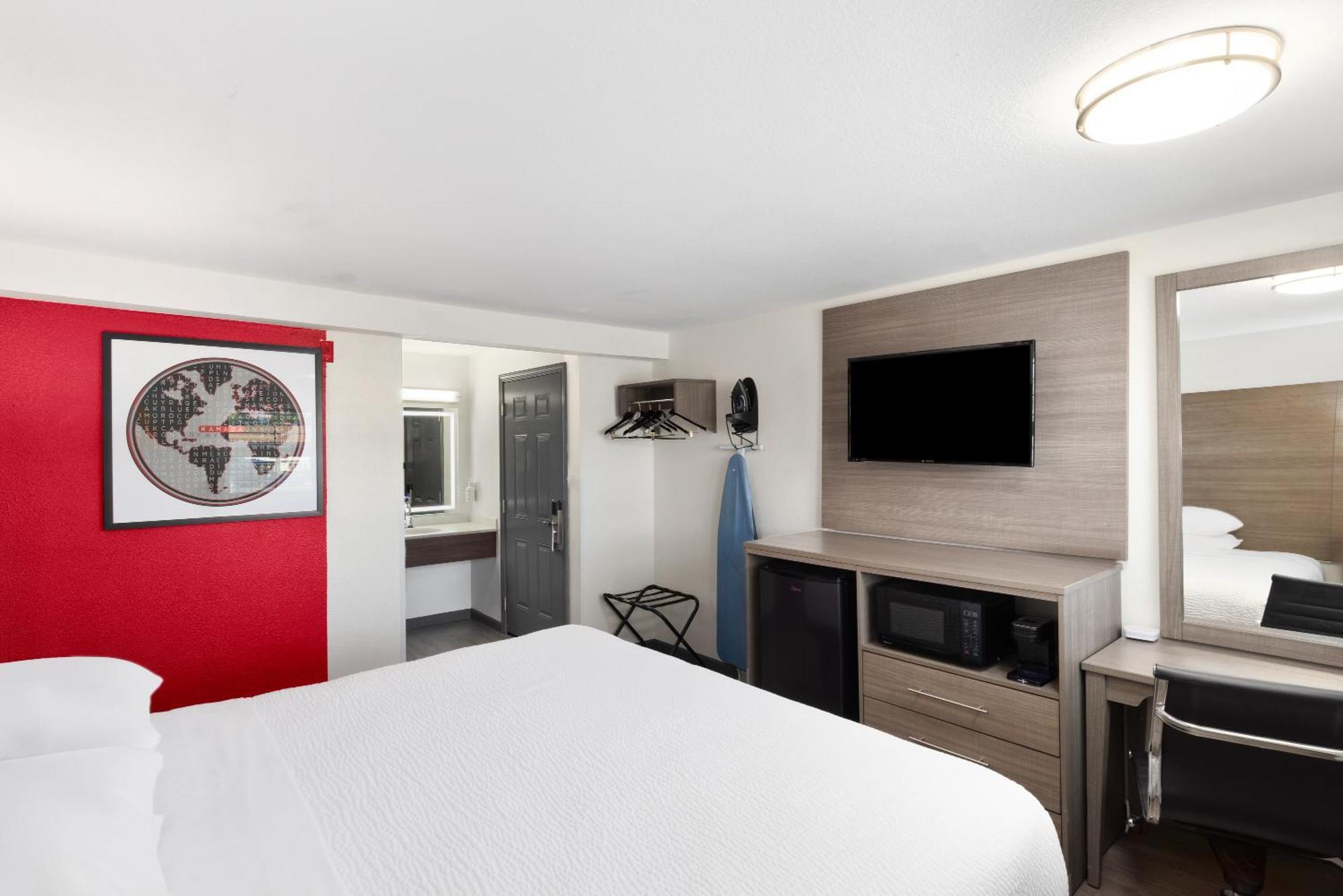 Мотель Ramada By Wyndham Medford Airport North Экстерьер фото