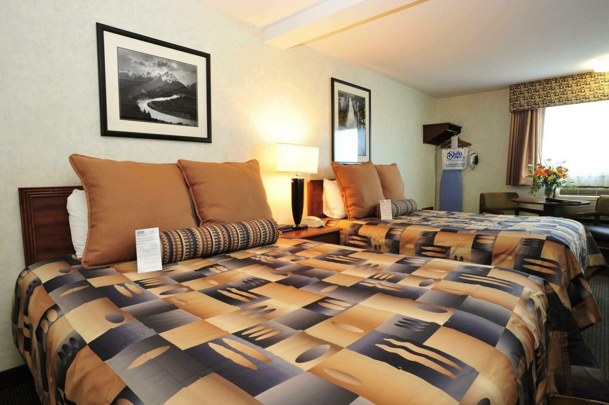 Мотель Ramada By Wyndham Medford Airport North Экстерьер фото